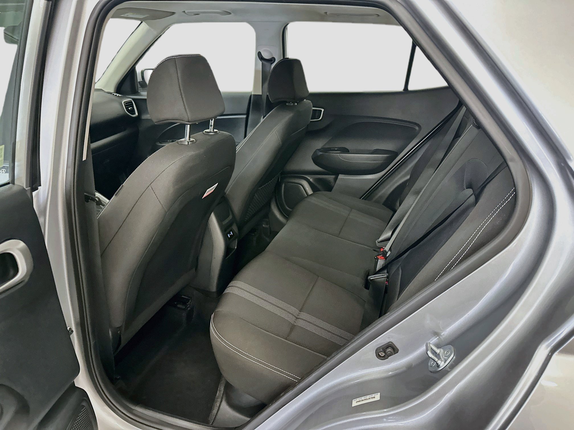 Used 2025 Hyundai Venue SEL FWD image 29