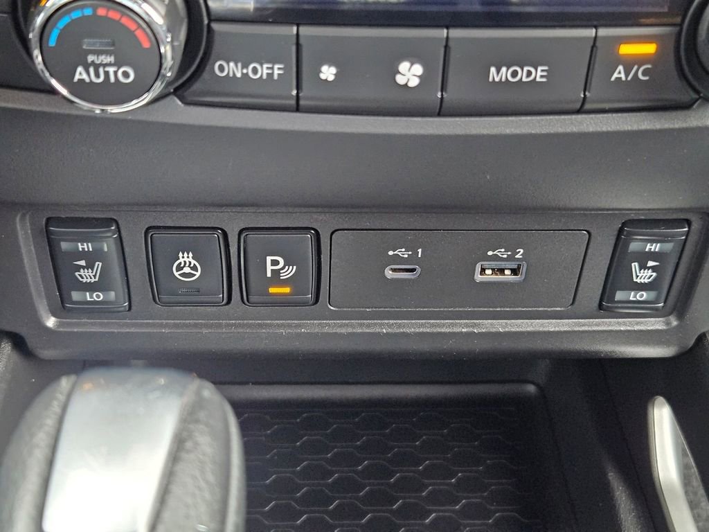 Used 2024 Nissan Frontier SV w/ SV Convenience Package image 23