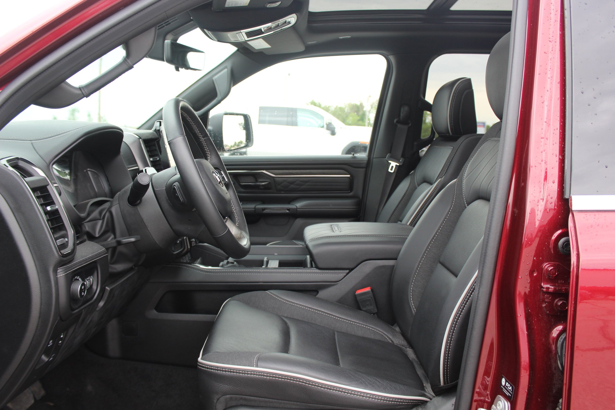 Used 2025 RAM 1500 Limited AWD/4WD image 18