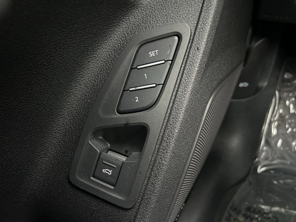 Used 2024 Audi Q3 2.0T Premium Plus image 17