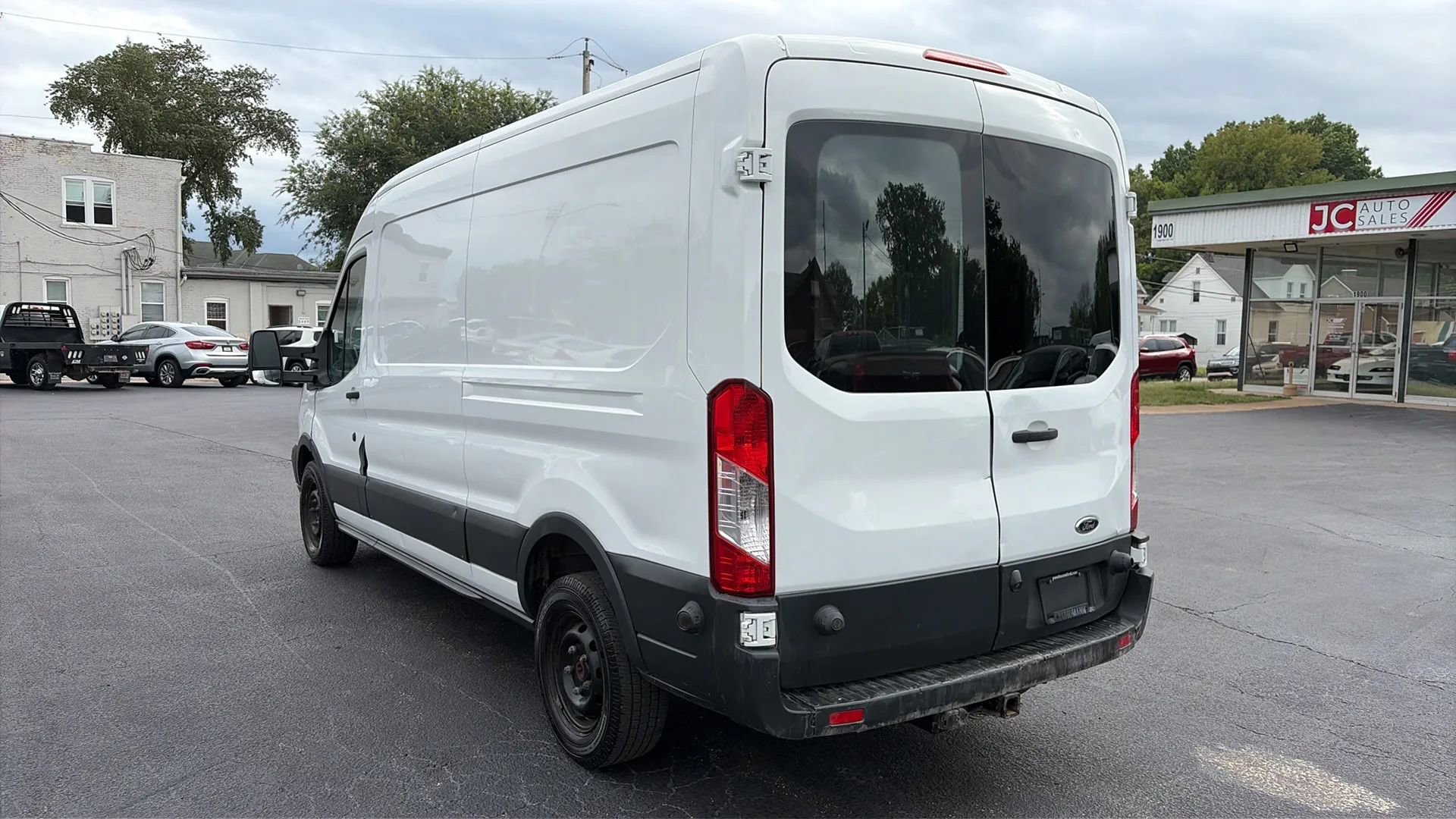 Used 2015 Ford Transit 350 148 Medium Roof image 7