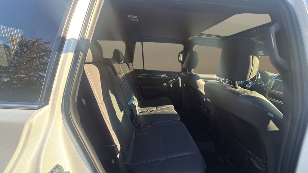 Used 2020 Lexus GX 460 image 15