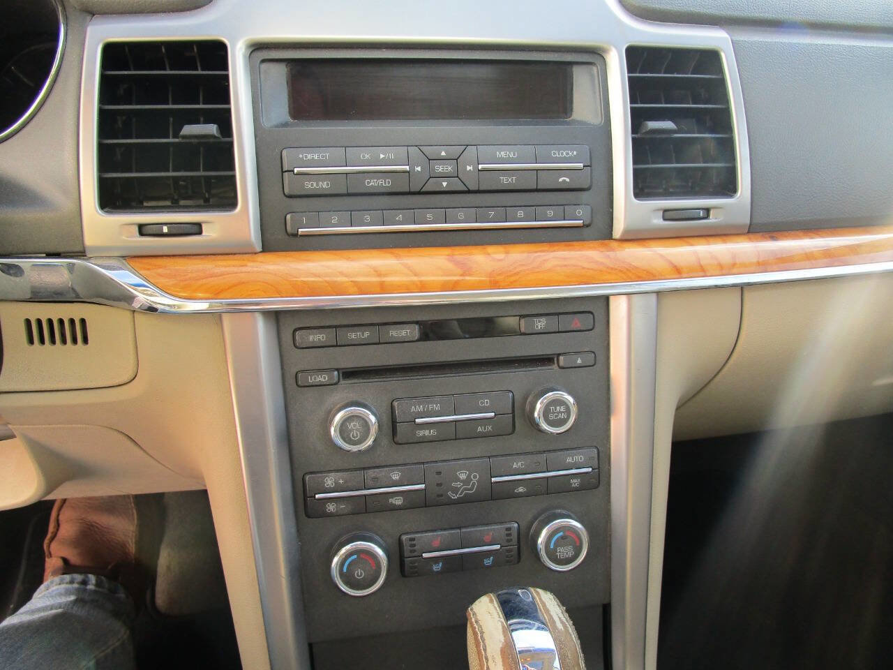Used 2012 Lincoln MKZ image 12
