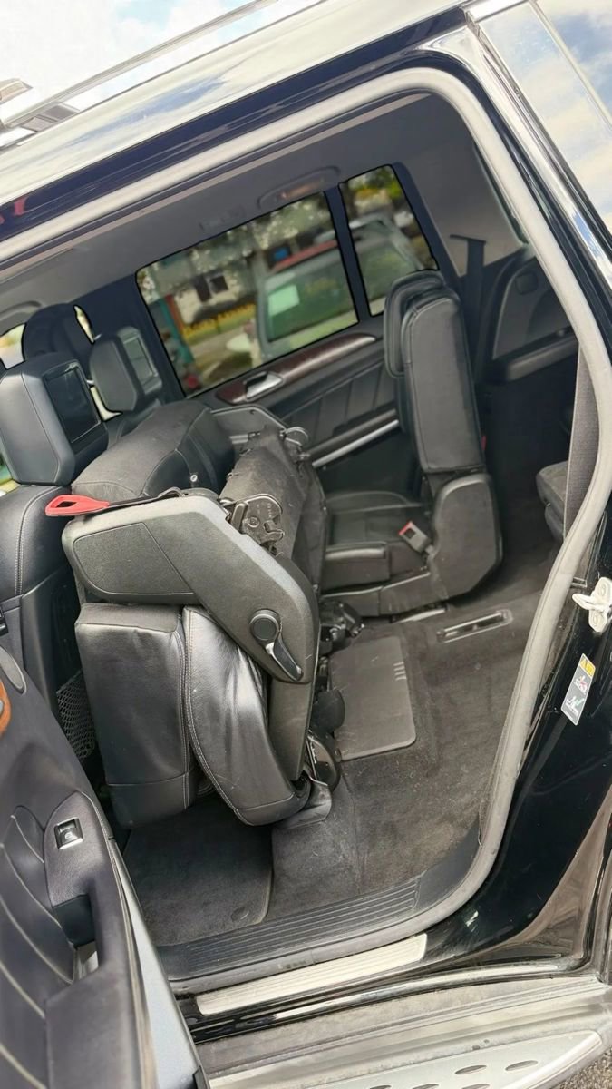 Used 2015 Mercedes-Benz GL 550 4MATIC image 14