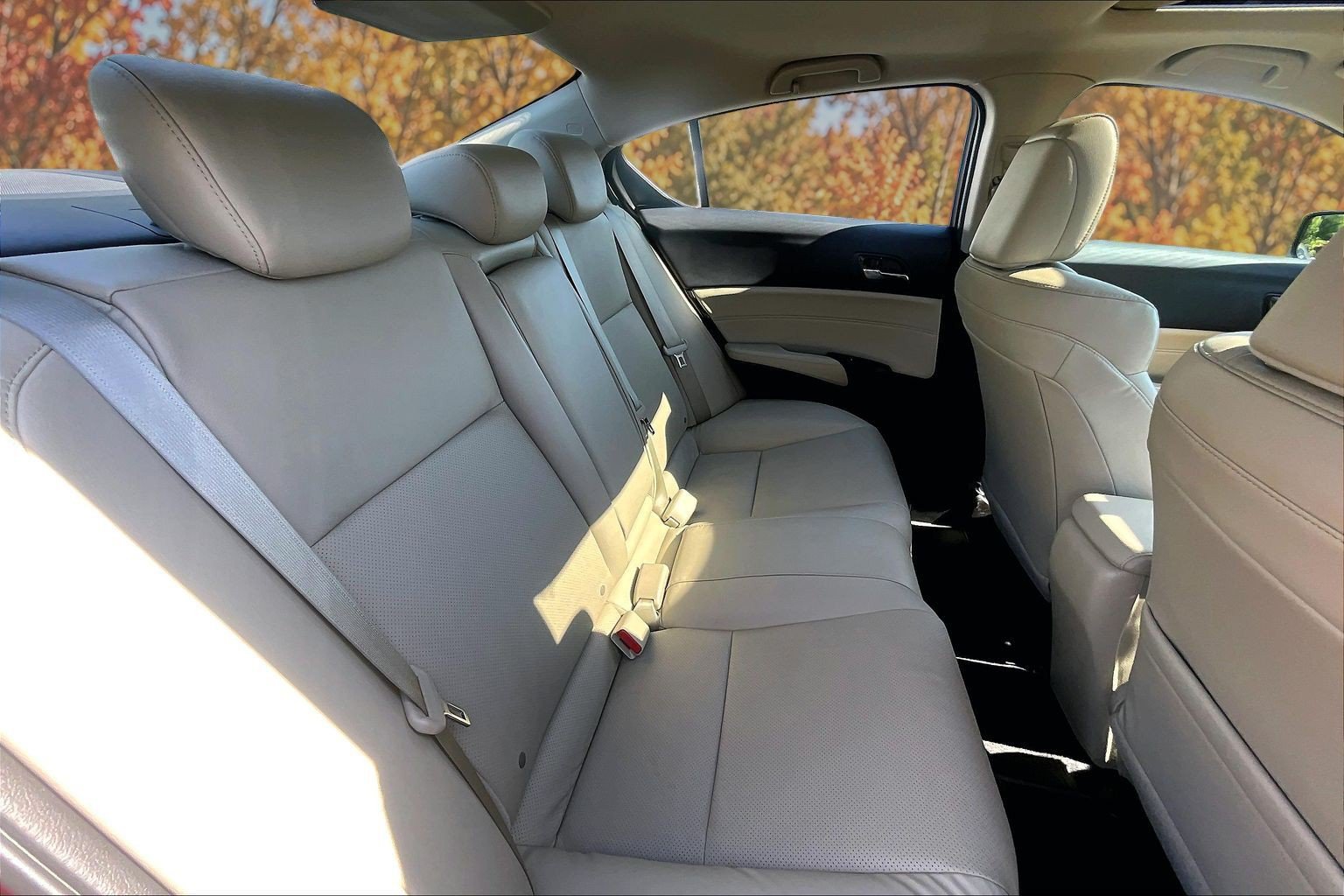 Used 2017 Acura ILX FWD image 31
