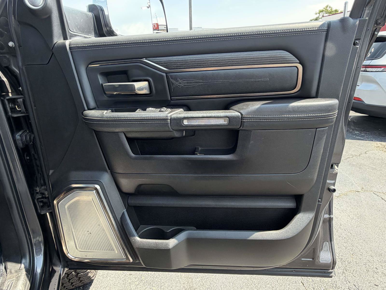 Used 2019 RAM 2500 Limited AWD/4WD image 35