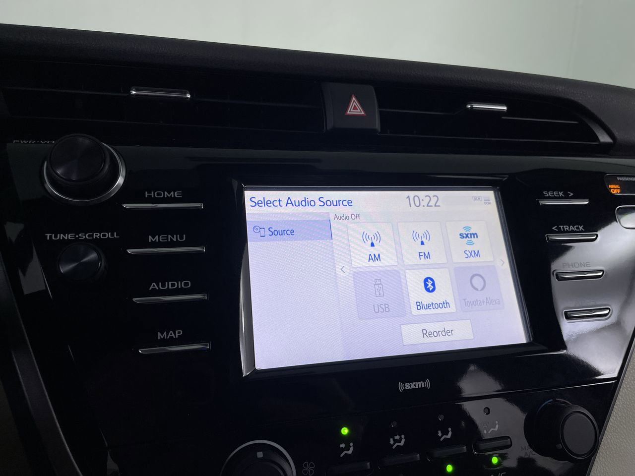 Used 2020 Toyota Camry LE FWD image 14
