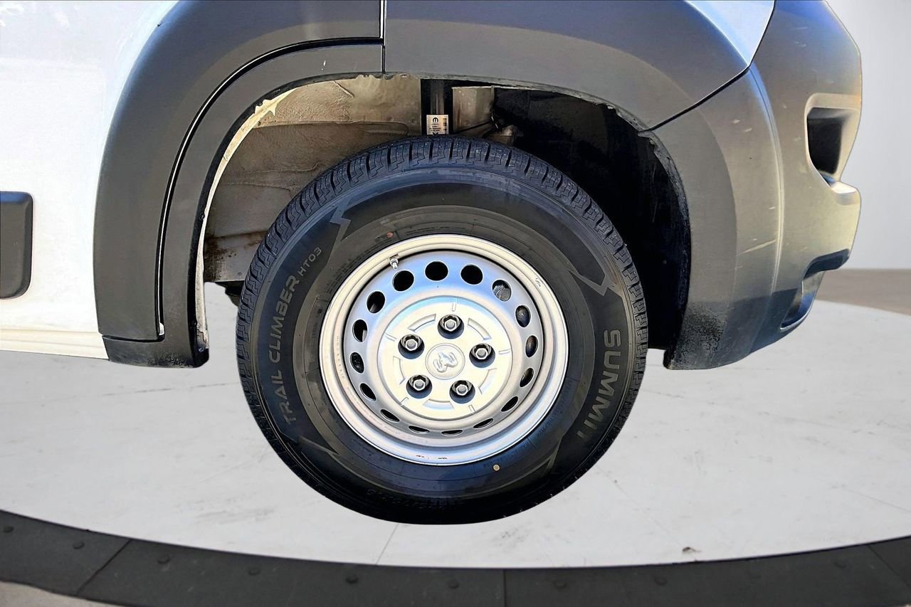 Used 2024 RAM ProMaster 2500 w/ Convenience Group image 32