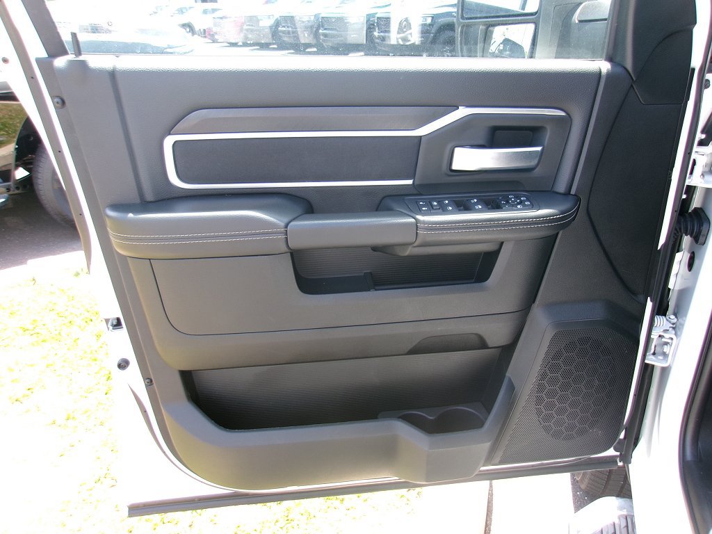 Certified 2025 RAM 2500 Big Horn AWD/4WD image 6