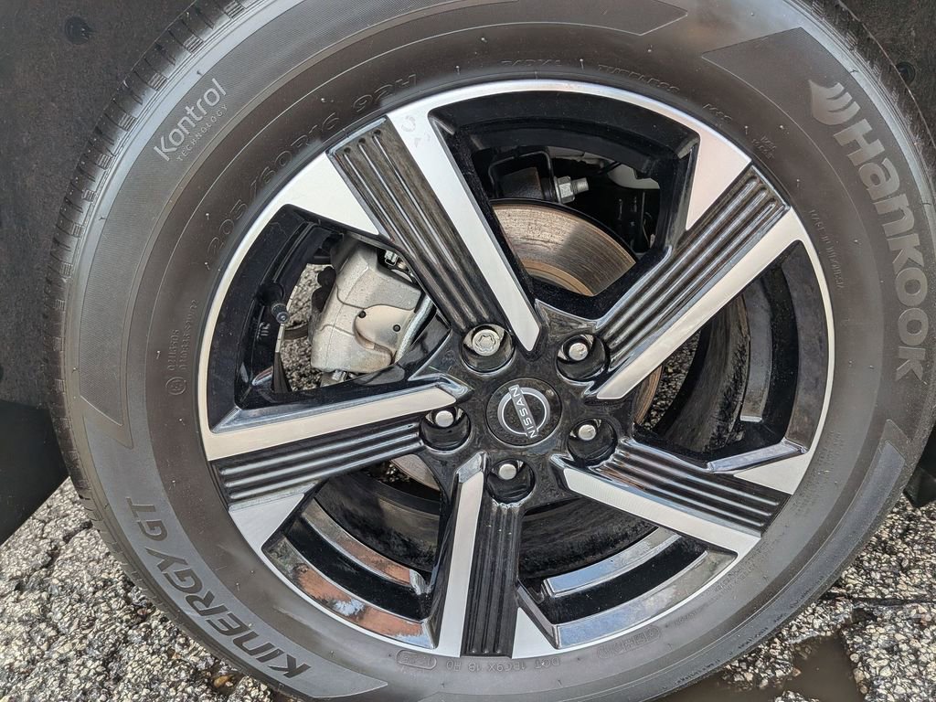 Used 2025 Nissan Sentra SV w/ All-Weather Package FWD image 26