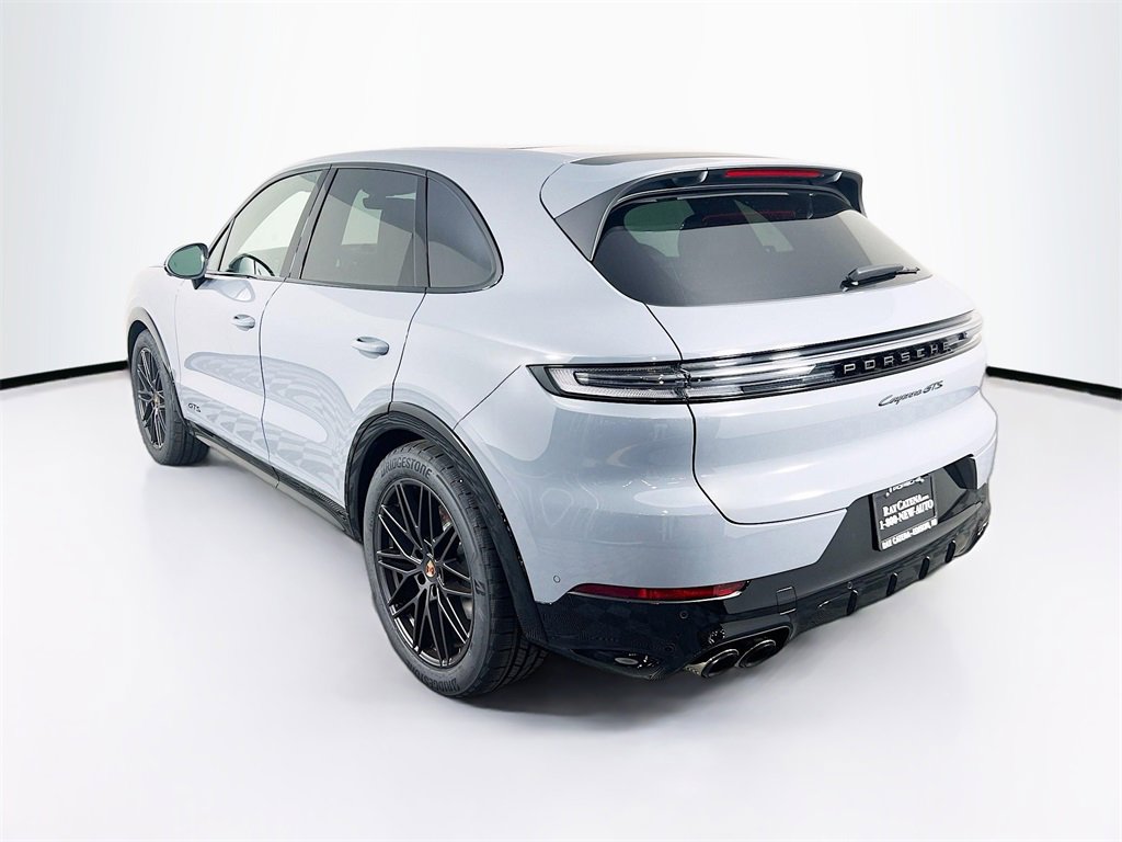 New 2026 Porsche Cayenne GTS image 3