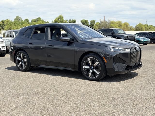 Used 2022 BMW iX xDrive50 w/ Premium Package AWD/4WD image 4