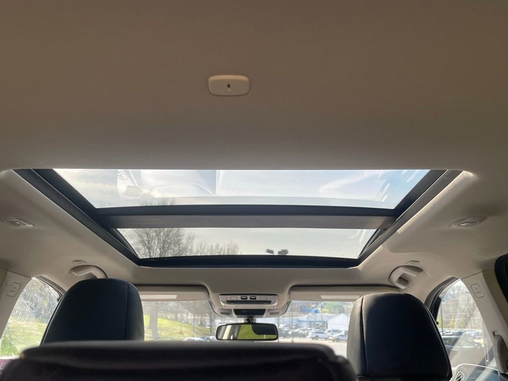 Used 2023 Nissan Rogue SL AWD/4WD image 18