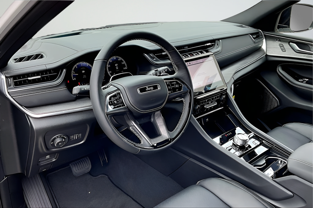 New 2025 Jeep Grand Cherokee L Overland w/ Advanced Protech Group III AWD/4WD image 6