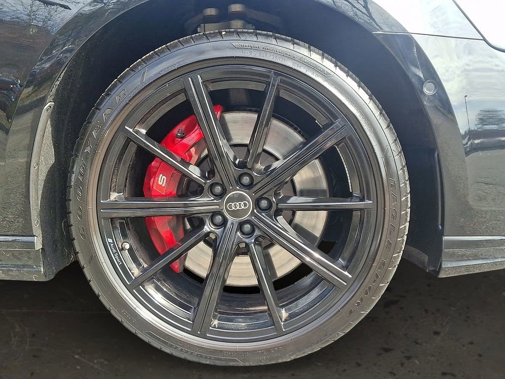 Used 2023 Audi S8 w/ S8 Comfort Plus Package image 9