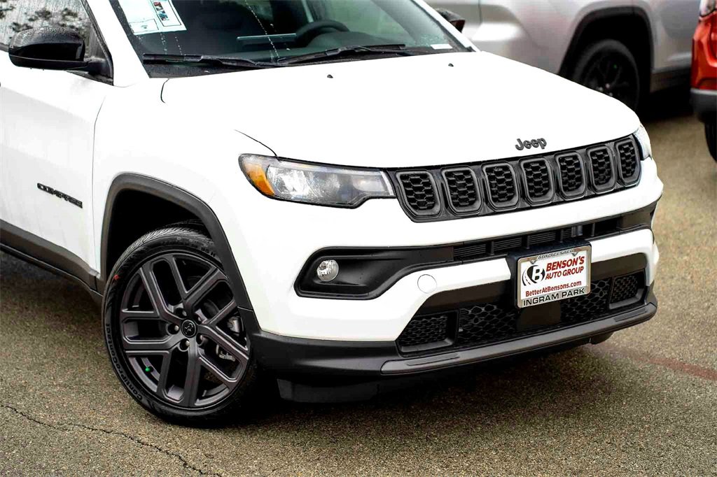 New 2026 Jeep Compass Latitude image 3