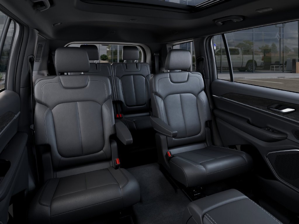 New 2026 Jeep Grand Cherokee L Limited w/ Limited Altitude Package AWD/4WD image 15