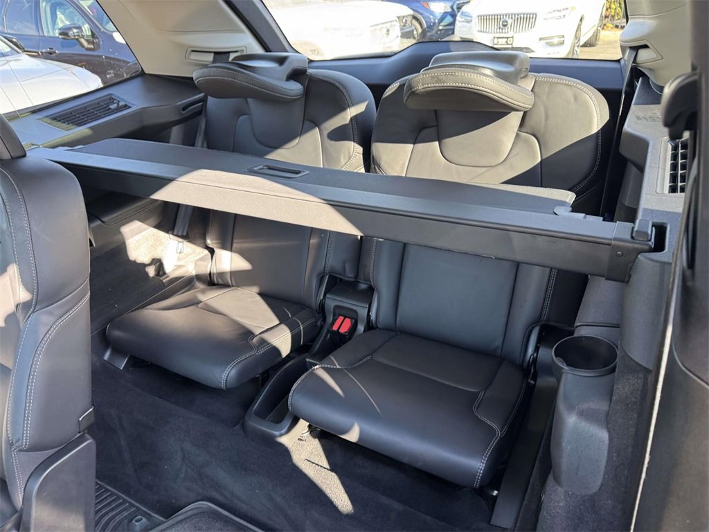 Certified 2024 Volvo XC90 B6 Ultimate w/ Protection Package Premier image 10