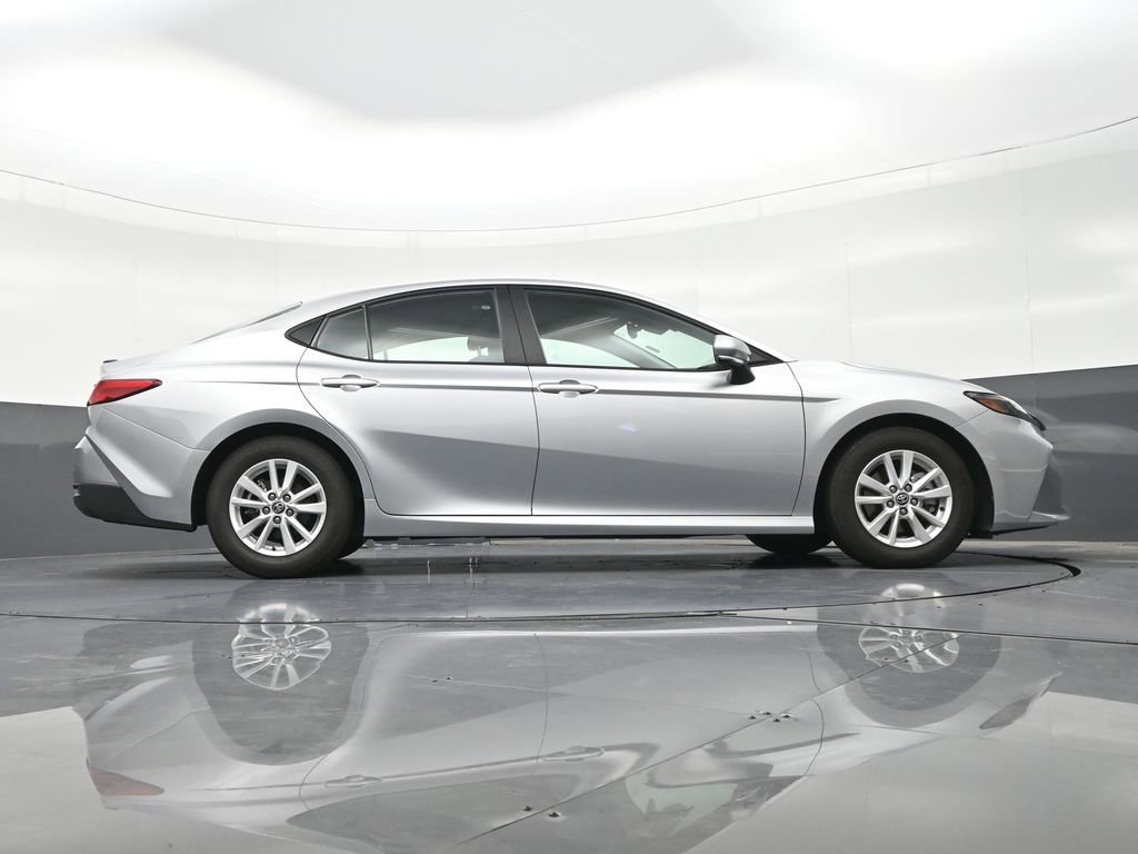 Used 2025 Toyota Camry LE w/ Convenience Package FWD image 28