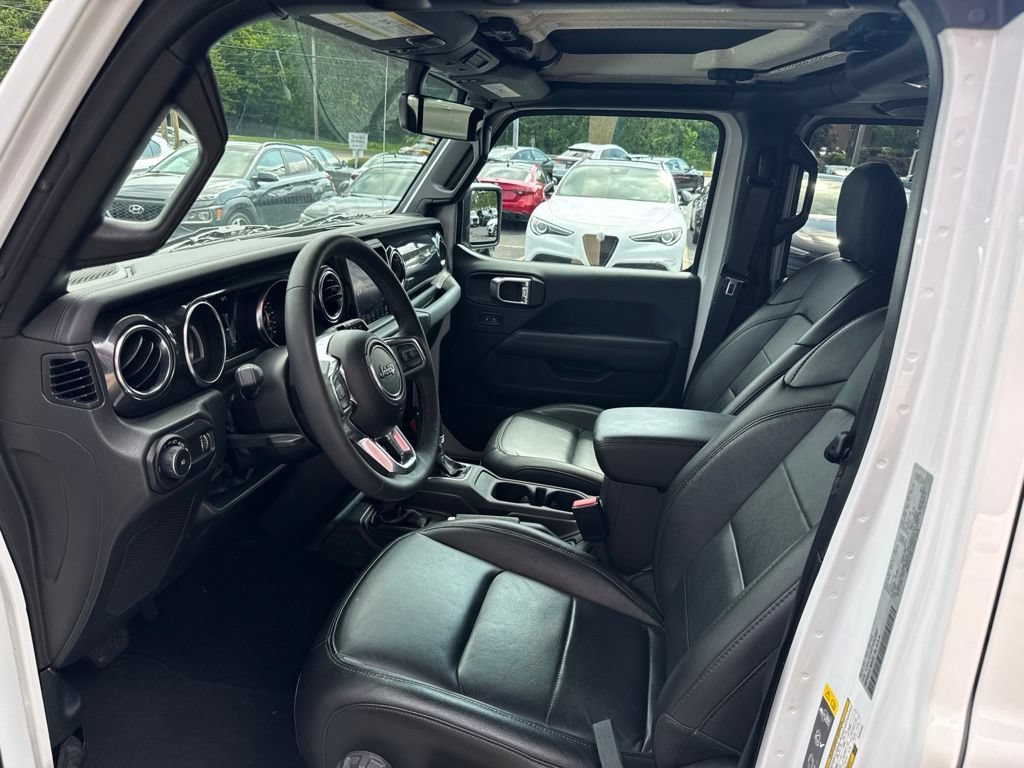 Used 2023 Jeep Wrangler Unlimited Sahara AWD/4WD image 28