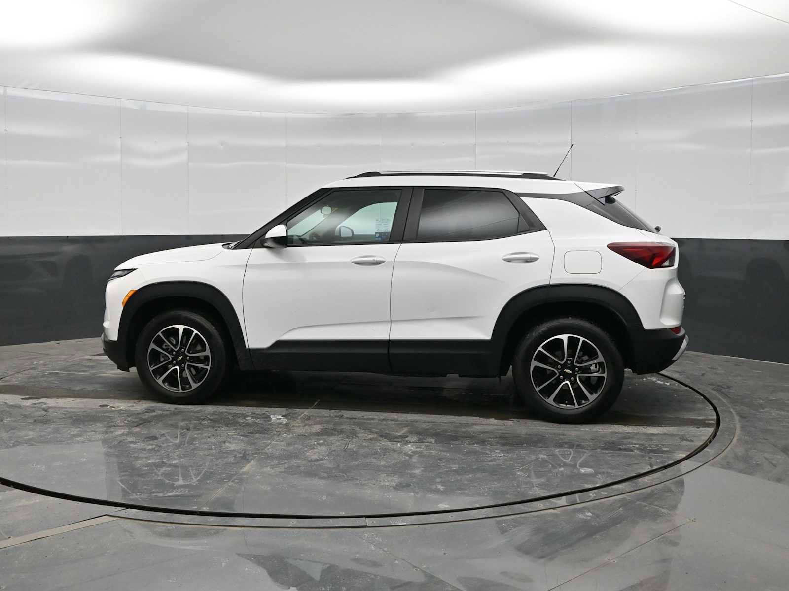 Used 2025 Chevrolet TrailBlazer LT image 5