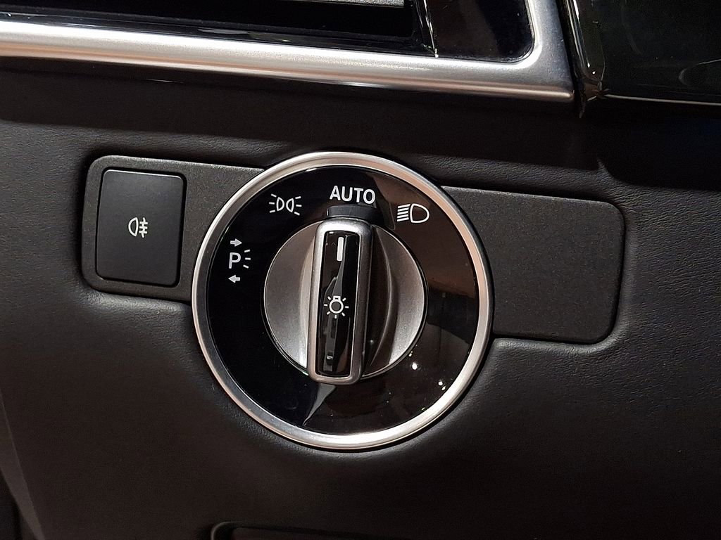 Used 2019 Mercedes-Benz GLS 550 4MATIC image 24