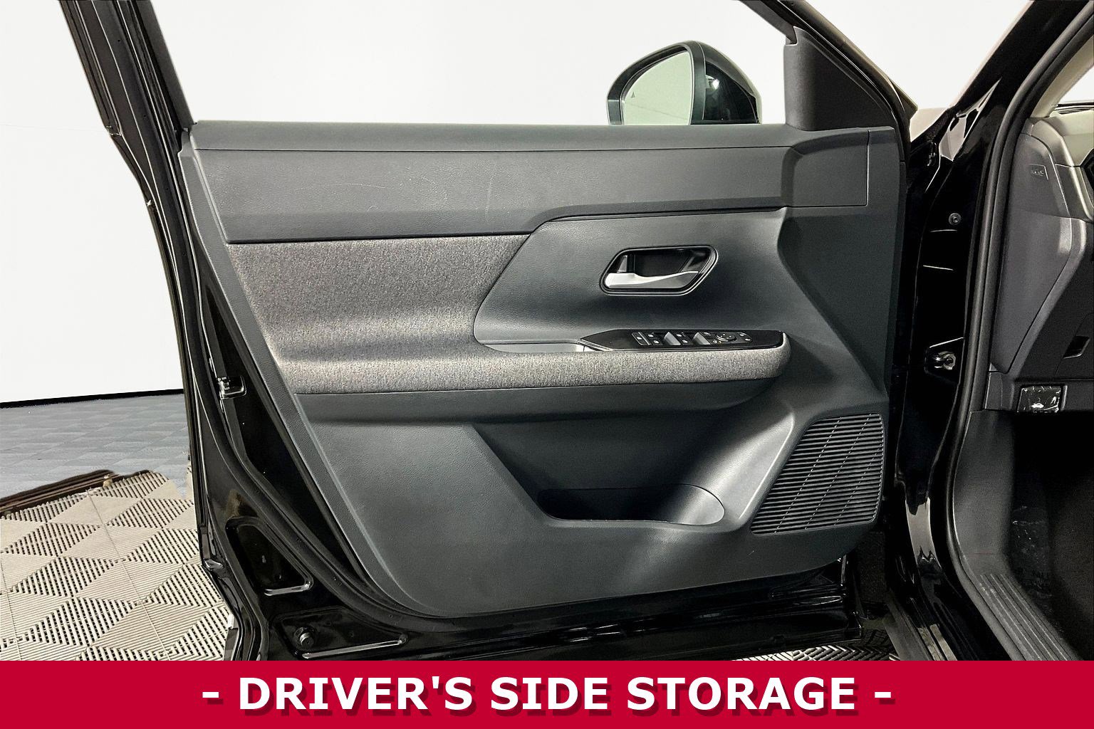 Certified 2025 Nissan Kicks SV w/ SV Premium Package image 21