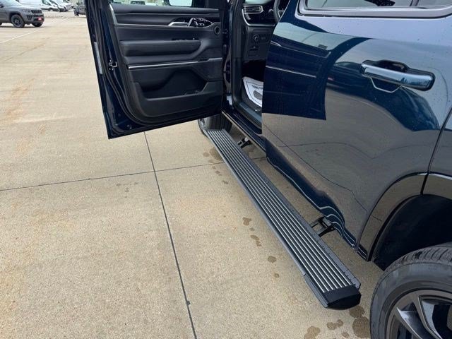 New 2026 Jeep Grand Wagoneer Summit w/ Premium Group III AWD/4WD image 10