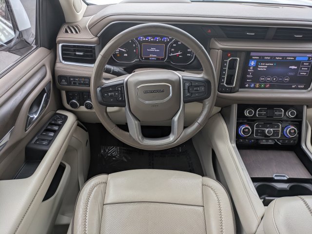 Used 2021 GMC Yukon Denali w/ Denali Premium Package AWD/4WD image 13