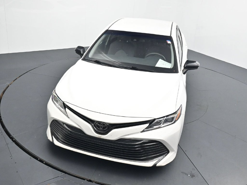 Used 2018 Toyota Camry LE FWD image 11