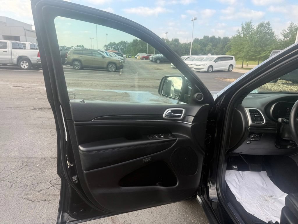 Used 2022 Jeep Grand Cherokee Limited AWD/4WD image 11