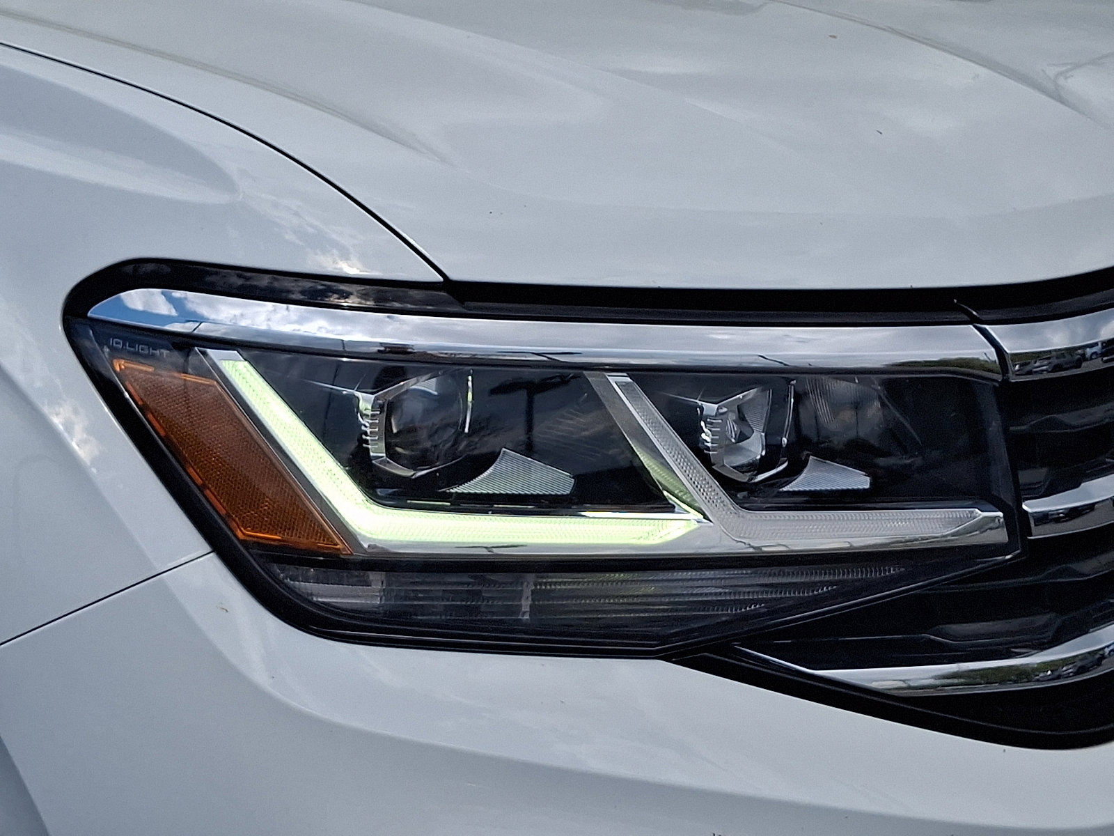 Used 2023 Volkswagen Atlas SE w/ Panoramic Sunroof Package image 9