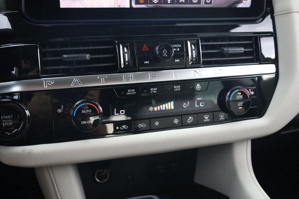 New 2026 Nissan Pathfinder SL w/ SL Premium Package AWD/4WD image 15