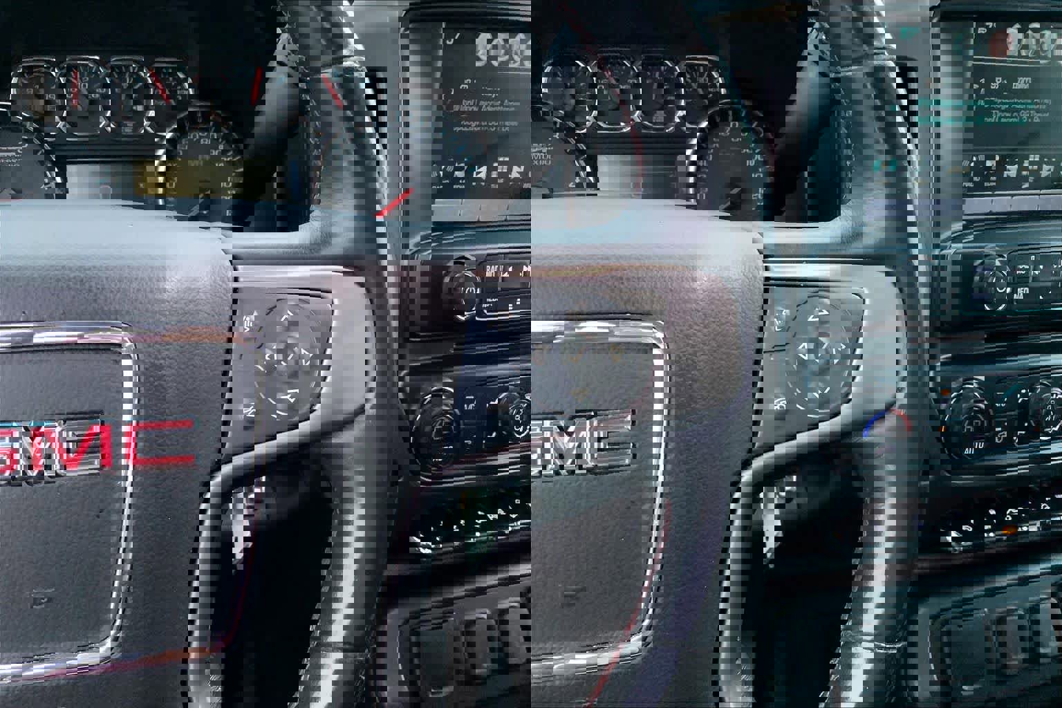 Used 2018 GMC Sierra 2500 SLT w/ Duramax Plus Package image 24