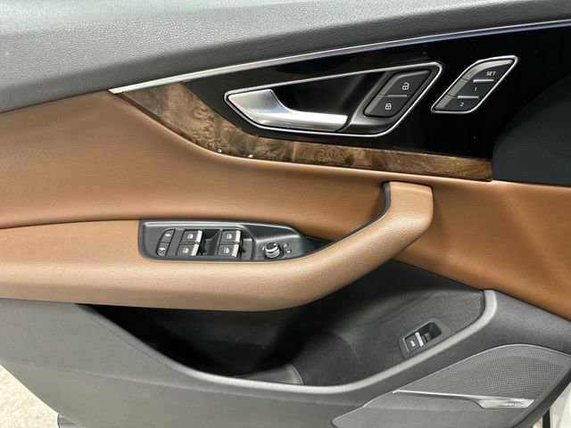 Used 2018 Audi Q7 3.0T Premium Plus w/ Premium Plus Package AWD/4WD image 17
