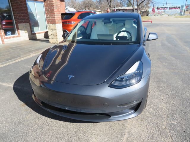 Used 2023 Tesla Model 3 Standard Range image 2