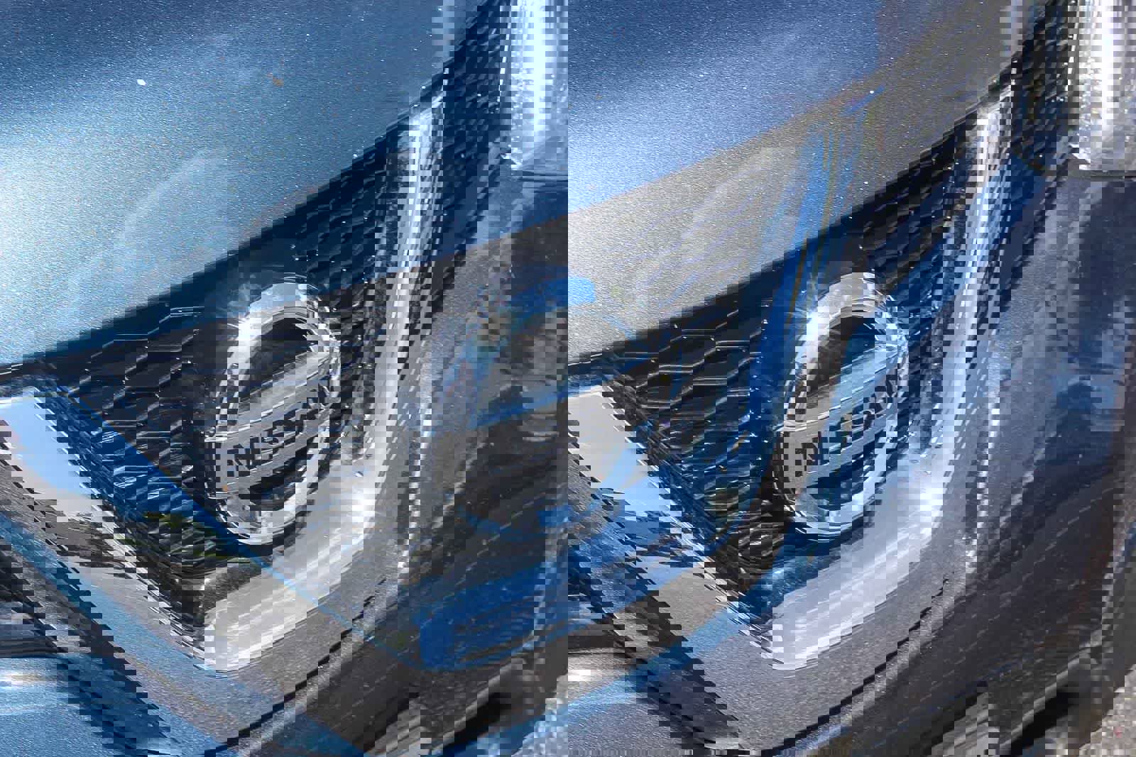 Used 2016 Nissan Rogue SV w/ SV Premium Package image 17