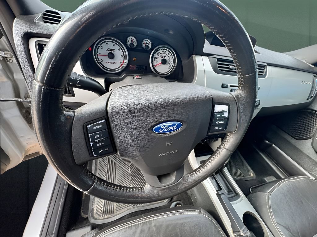 Used 2010 Ford Focus SES image 21