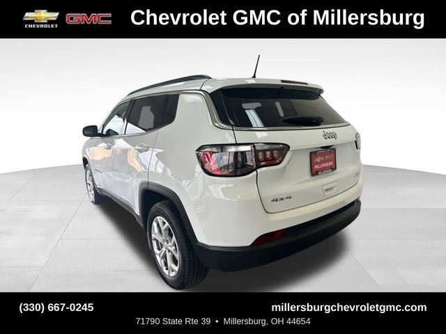 Used 2024 Jeep Compass Latitude AWD/4WD image 8