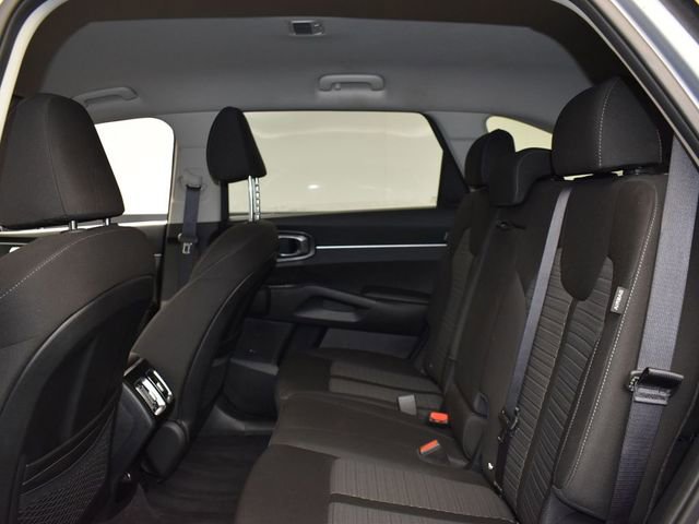 Certified 2025 Kia Sorento LX image 10
