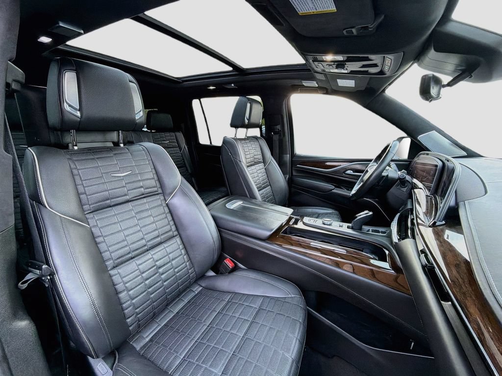 Used 2023 Cadillac Escalade ESV Sport Platinum w/ LPO, ONYX Package AWD/4WD image 32