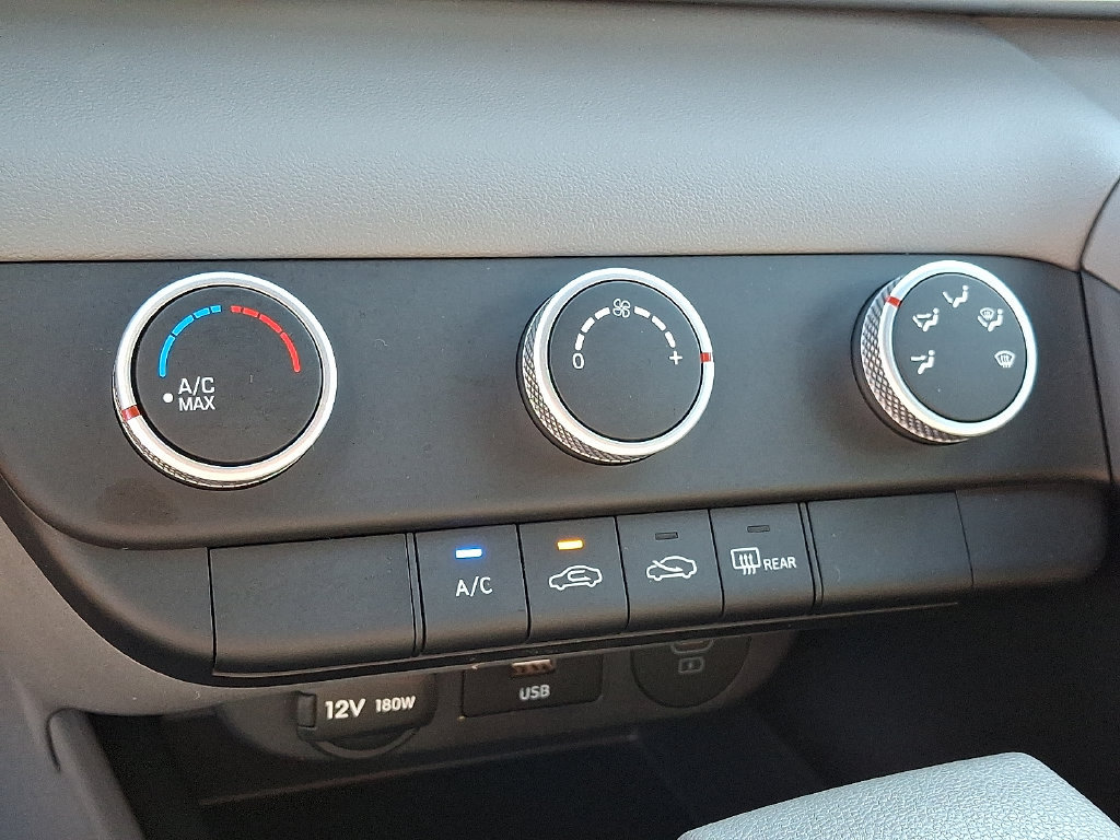 Used 2026 Hyundai Elantra SE FWD image 15
