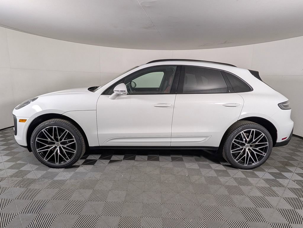 New 2026 Porsche Macan image 2