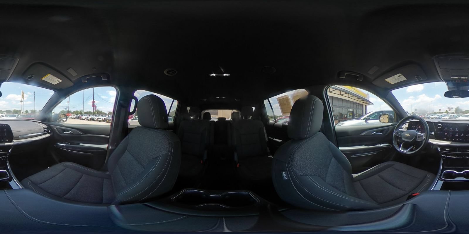 Used 2025 Chevrolet Traverse LT FWD image 46