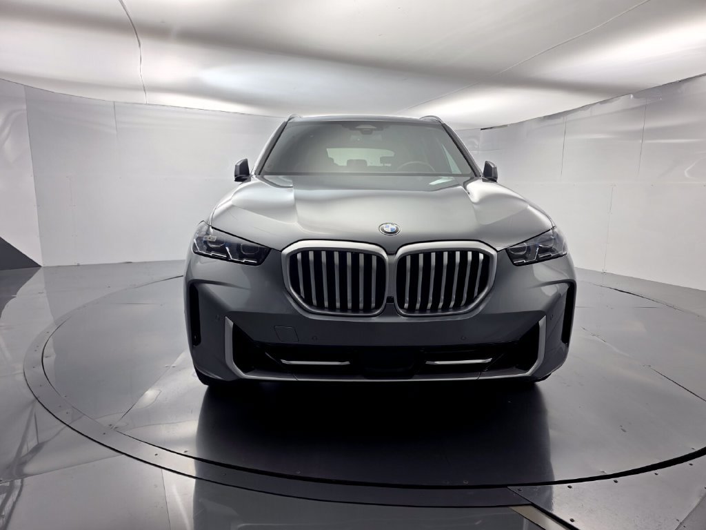 Certified 2025 BMW X5 sDrive40i w/ Premium Package RWD image 2