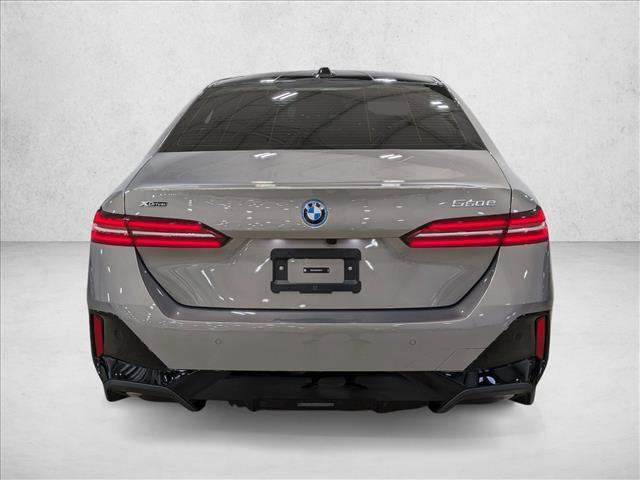 Used 2026 BMW 550e xDrive w/ Executive Package image 7