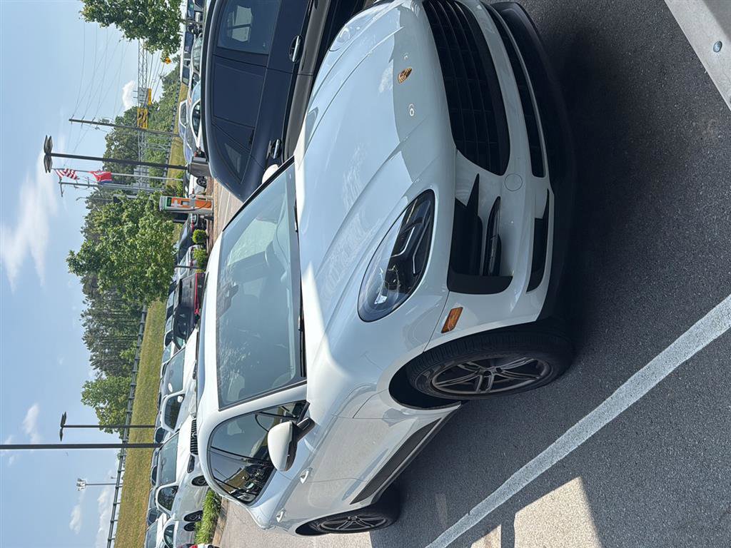 Used 2020 Porsche Macan AWD/4WD image 2