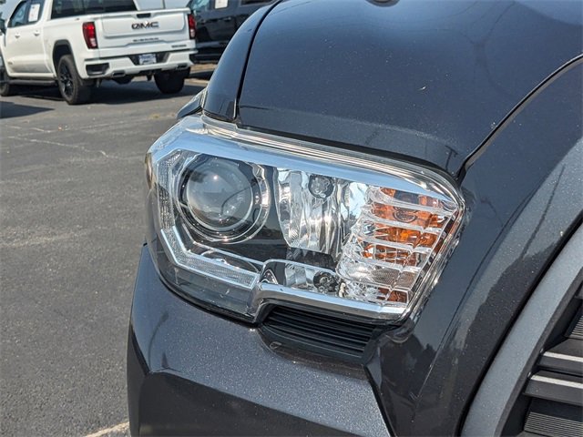 Used 2021 Toyota Tacoma TRD Sport w/ Blackout Package (TMS) image 10