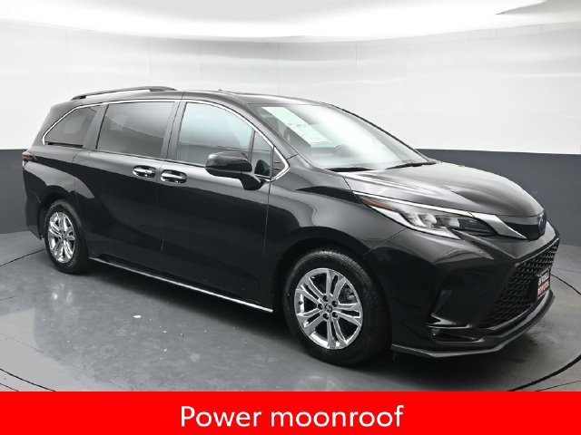 Used 2023 Toyota Sienna XSE w/ XSE Plus Package AWD/4WD image 9