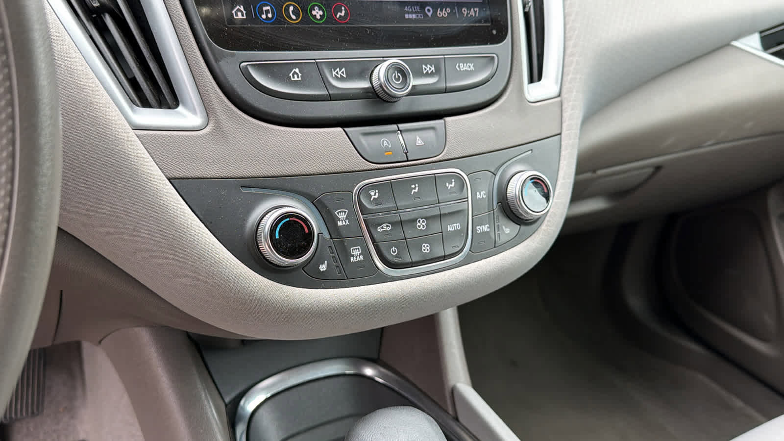 Used 2024 Chevrolet Malibu LT FWD image 13